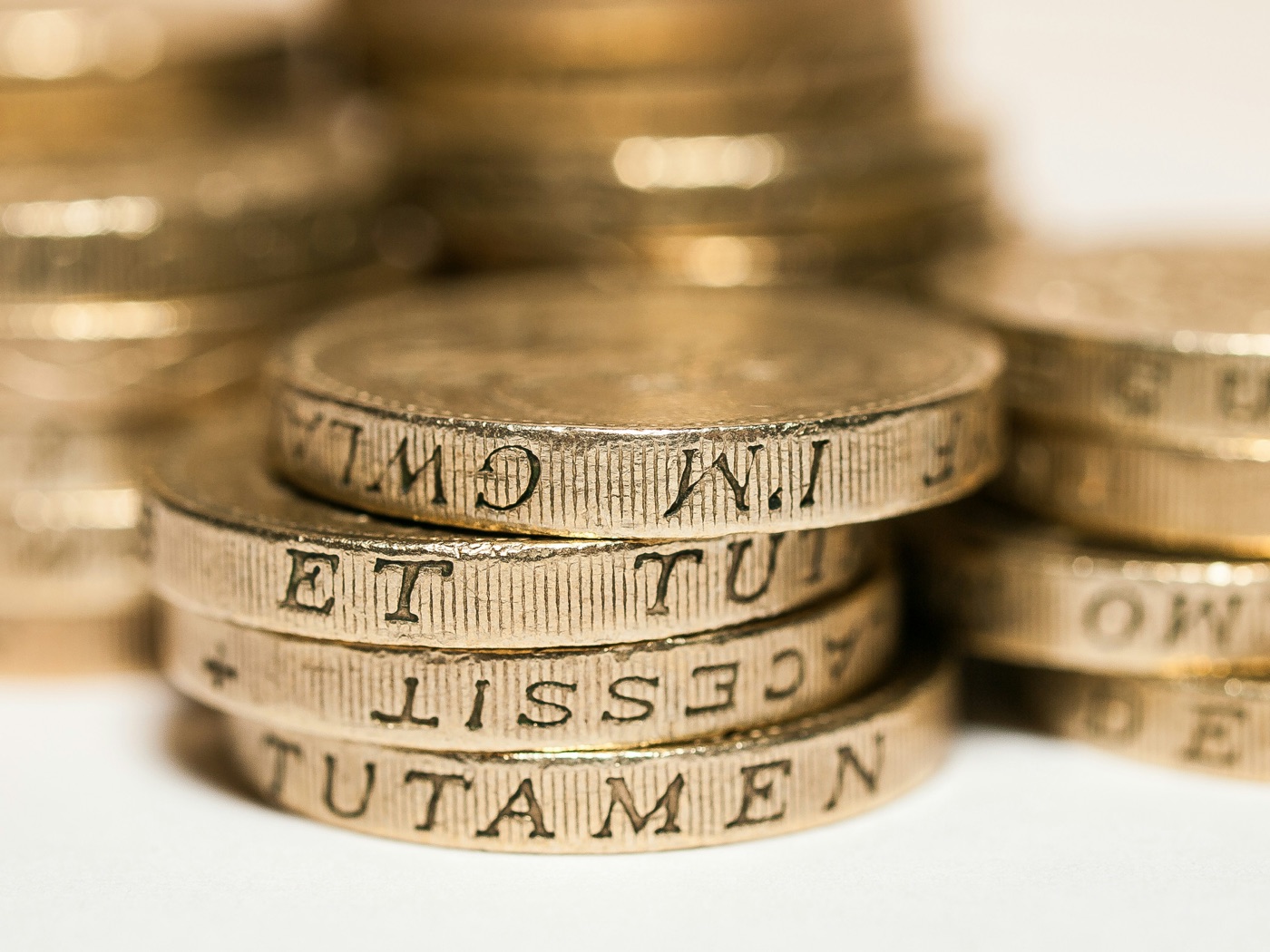 Long-term savings, pensions and retirement planning with independent financial advice